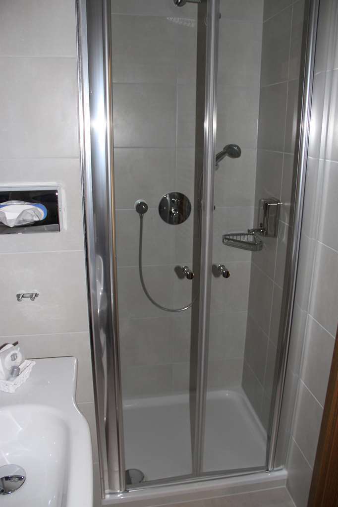 Hotel Baeren Gaertringen Номер фото