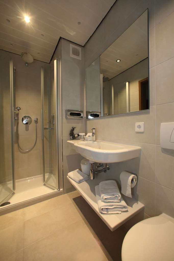 Hotel Baeren Gaertringen Номер фото
