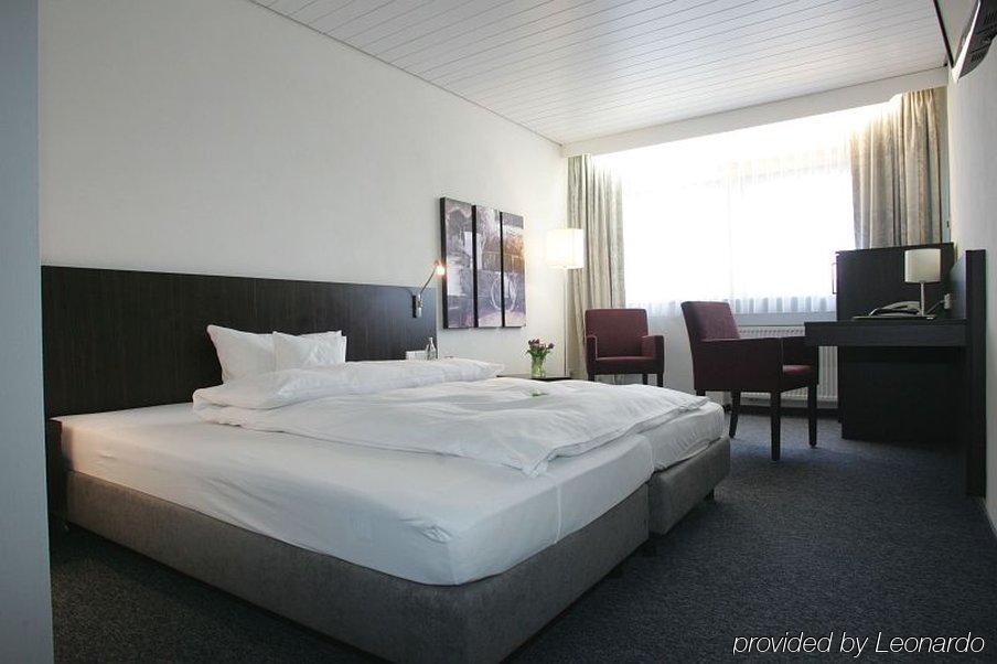 Hotel Baeren Gaertringen Номер фото