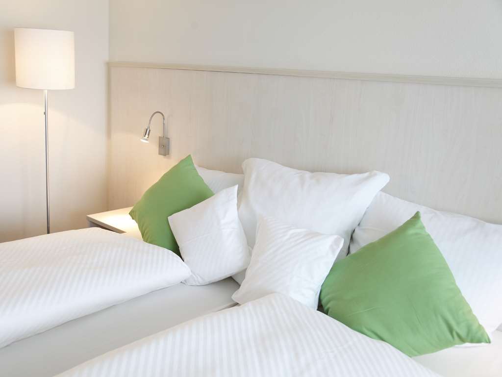 Hotel Baeren Gaertringen Номер фото